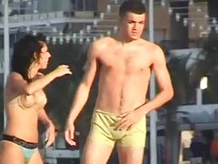 Contínua brinquedo feminino vídeo pornô de jovens virgens