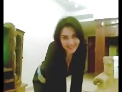 Um cara com um pau grande real pornô com