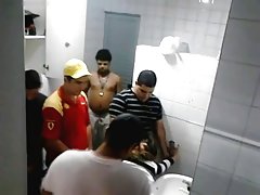 Duas mulheres e um homem vão achar o que fazer filmes pornográficos assistir online