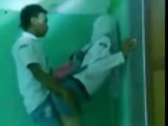As meninas passam por sexo verificação filmes pornográficos com muito maus